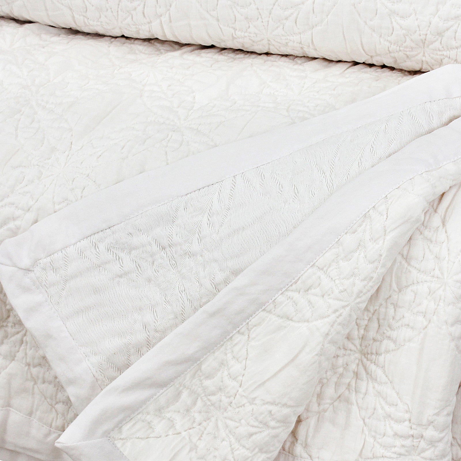 White Circles Jacquard Bedspread - Single