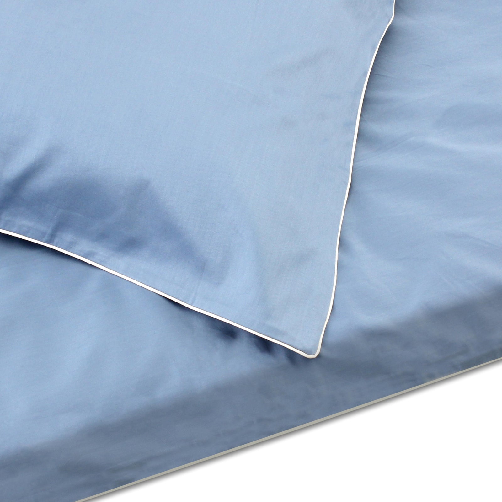 Blue Duvet with Off-white Piping + Pillowcases (600 TC)