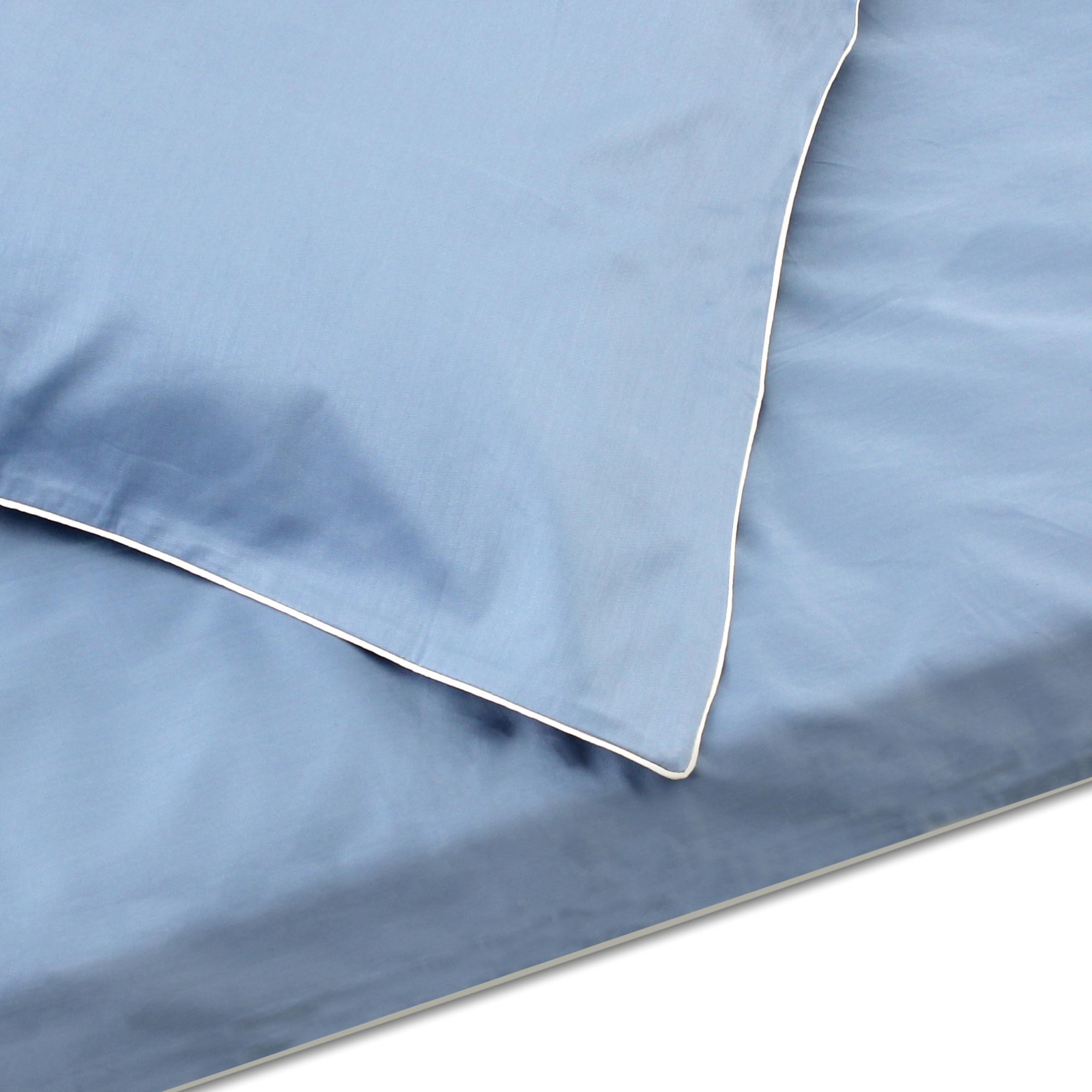 Blue Duvet with Off-white Piping + Pillowcases (600 TC)