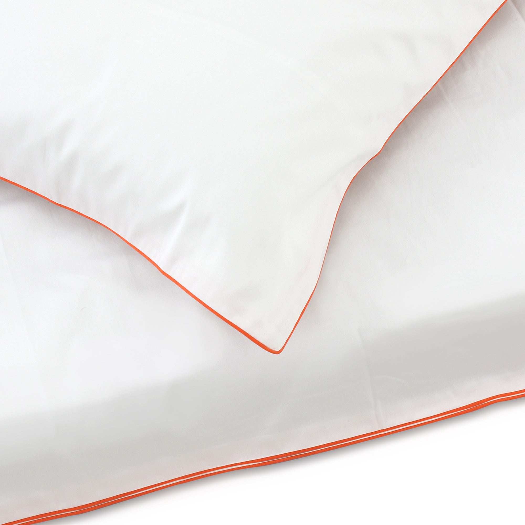 White/Orange Piping Duvet  + Pillowcases (600 TC)