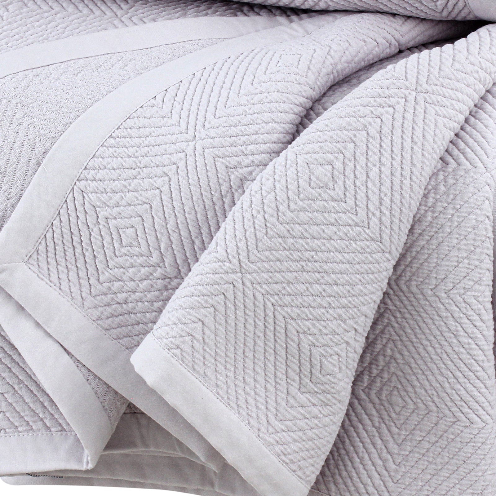 Lilac Geometric Bedspread - Single