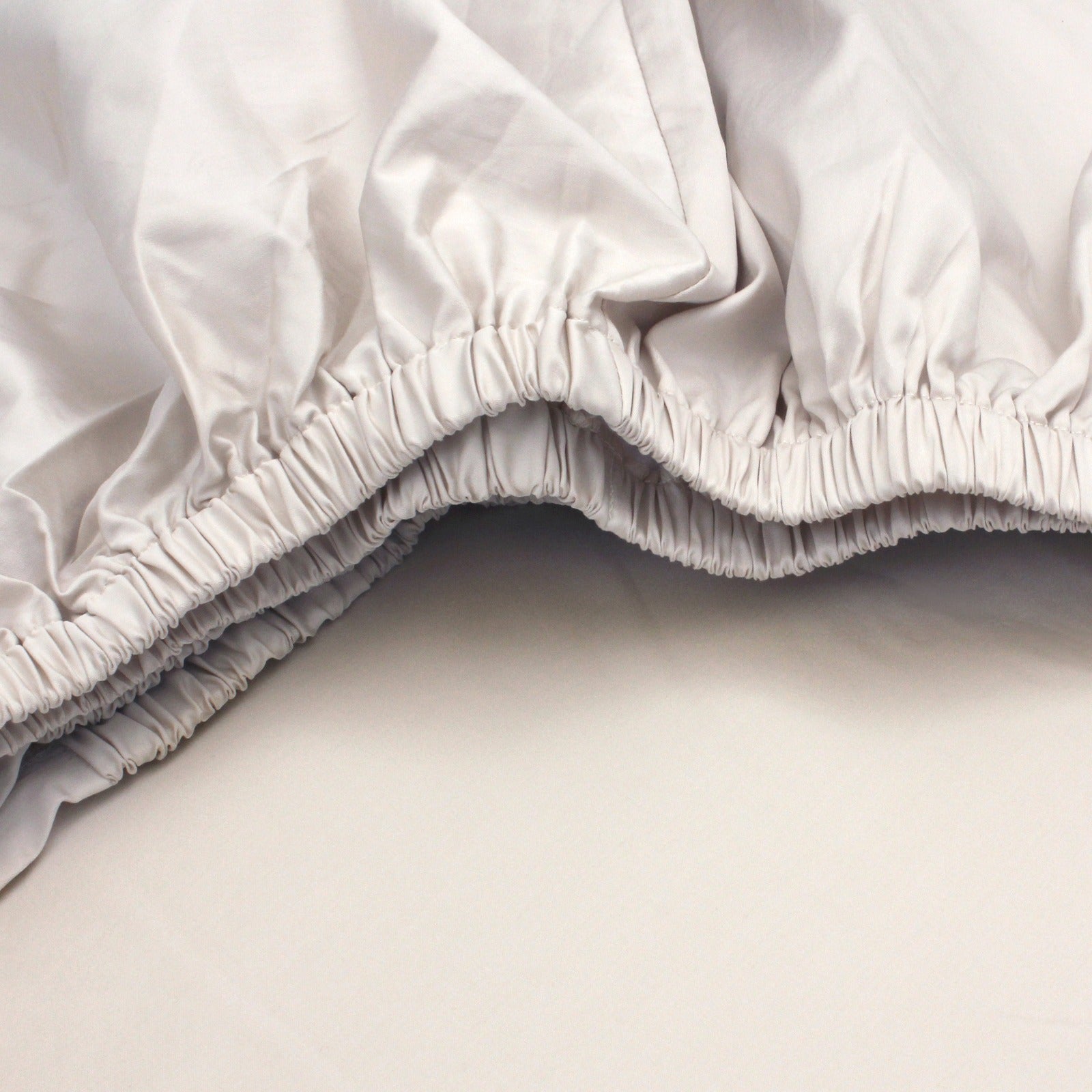 Greige Fitted Sheet + Pillowcases (600 TC)