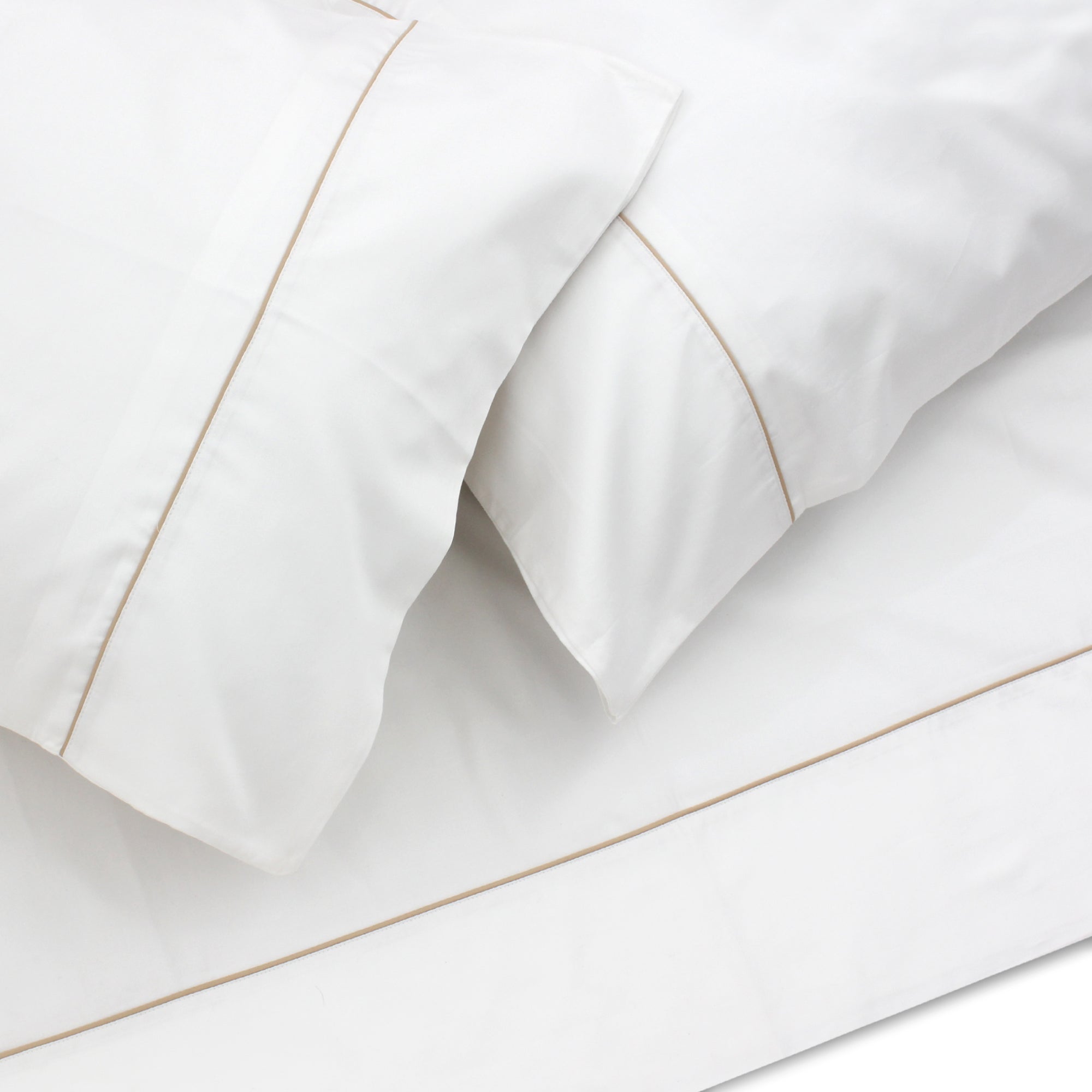 White Sheet with Beige Piping + Pillowcases (600 TC)